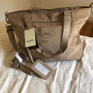 Baggallini Avenue Tote